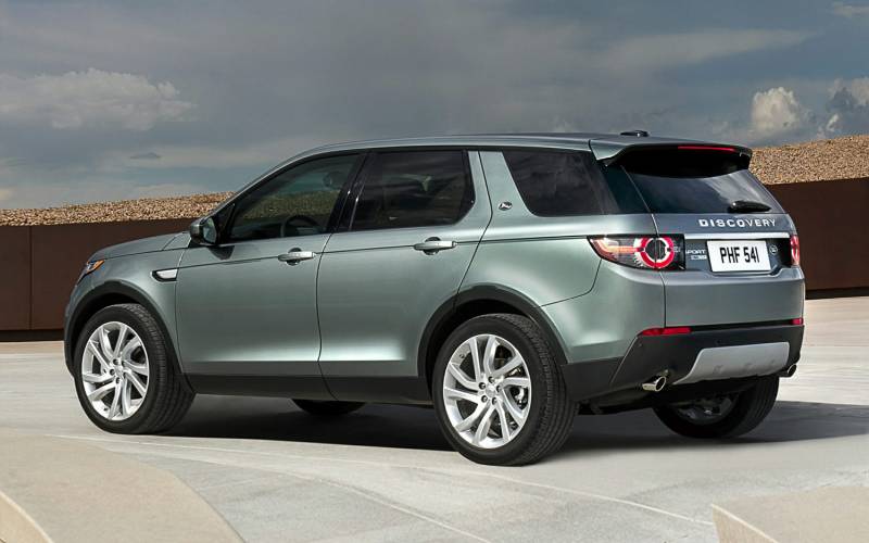 Comparison Land Rover Discovery Sport HSE 2017 vs Land Rover
